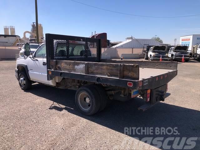 Chevrolet 3500 Camiones de cama baja