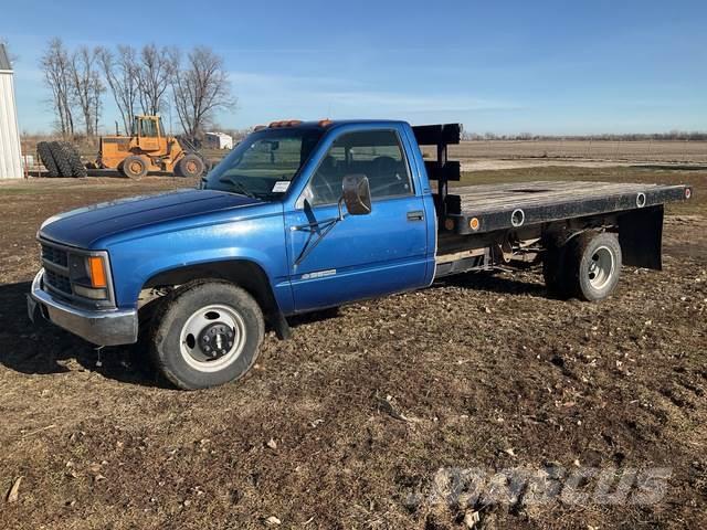 Chevrolet 3500 Camiones de cama baja