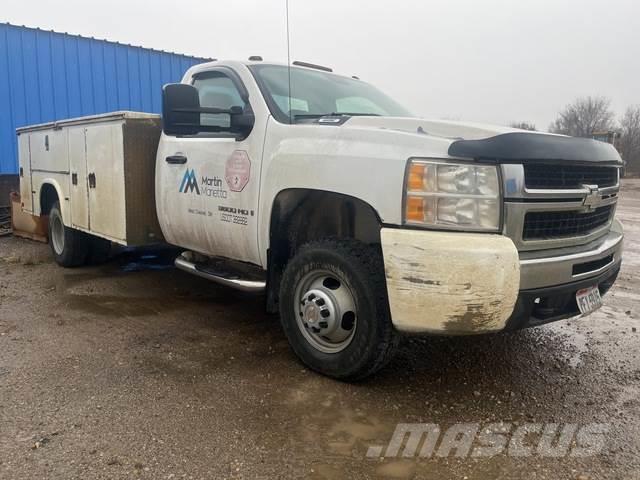 Chevrolet 3500 Caja abierta/laterales abatibles