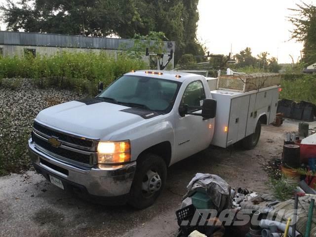 Chevrolet 3500HD Caja abierta/laterales abatibles