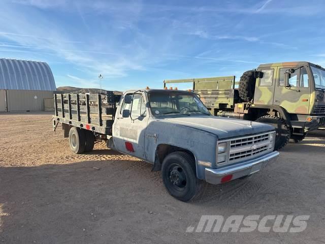 Chevrolet R30 Camiones de cama baja