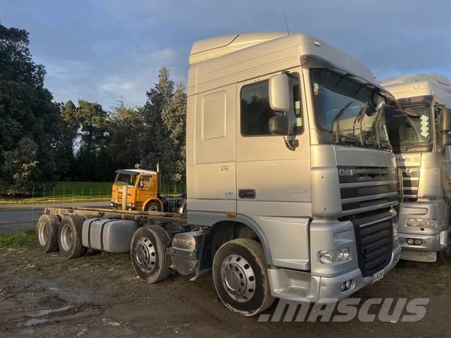 DAF XF105 Camiones con chasís y cabina