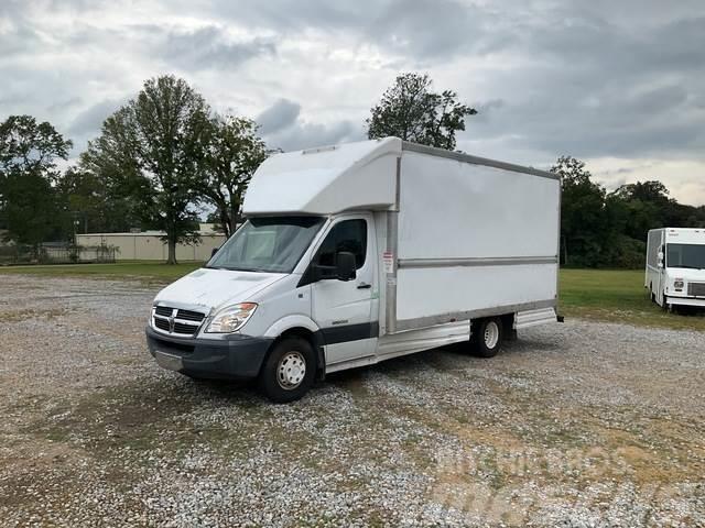 Dodge Sprinter Camiones con caja de remolque