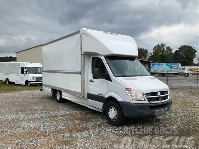 Dodge Sprinter Camiones con caja de remolque