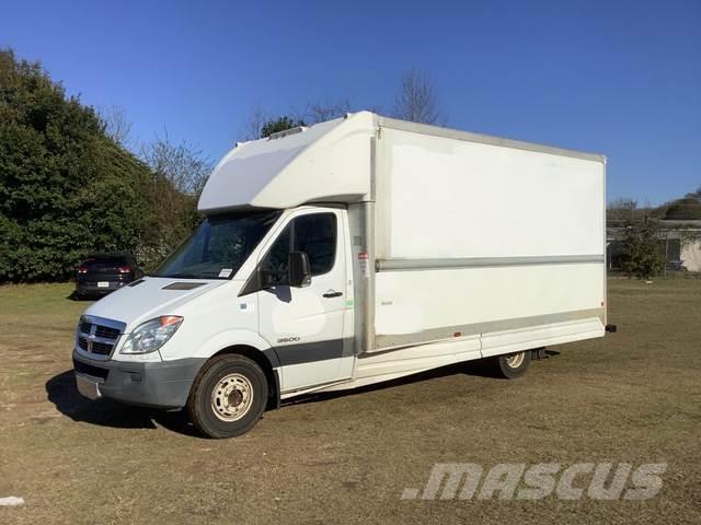 Dodge Sprinter Camiones con caja de remolque