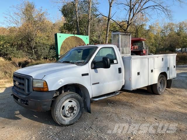 Ford F550 Caja abierta/laterales abatibles