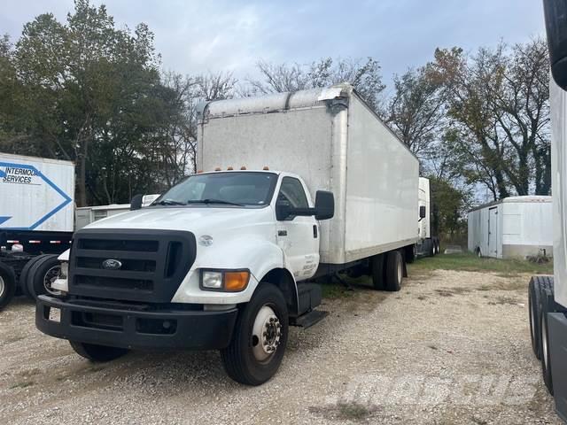 Ford F750 Camiones con caja de remolque