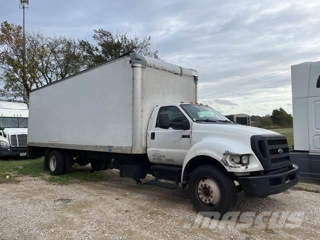 Ford F750 Camiones con caja de remolque