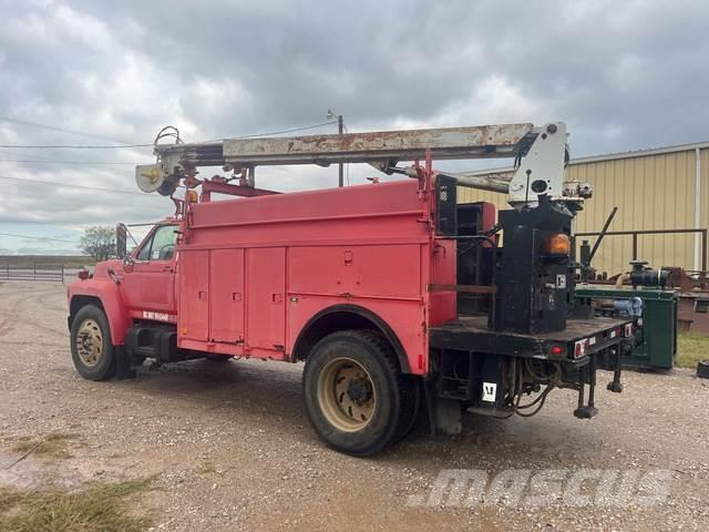 Ford F800 Caja abierta/laterales abatibles