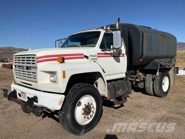 Ford F800 Camiones cisterna