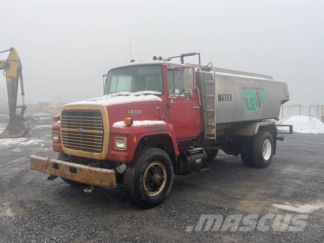 Ford LN8000F Camiones cisterna