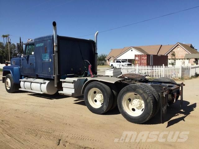 Ford LTL9000 Camiones tractor