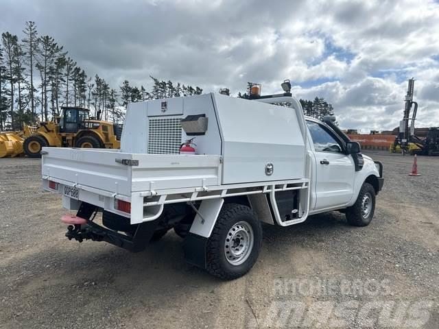 Ford Ranger Caja abierta/laterales abatibles