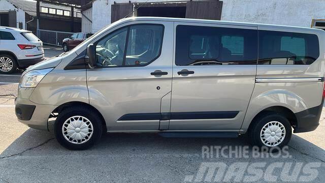 Ford Tourneo Carros