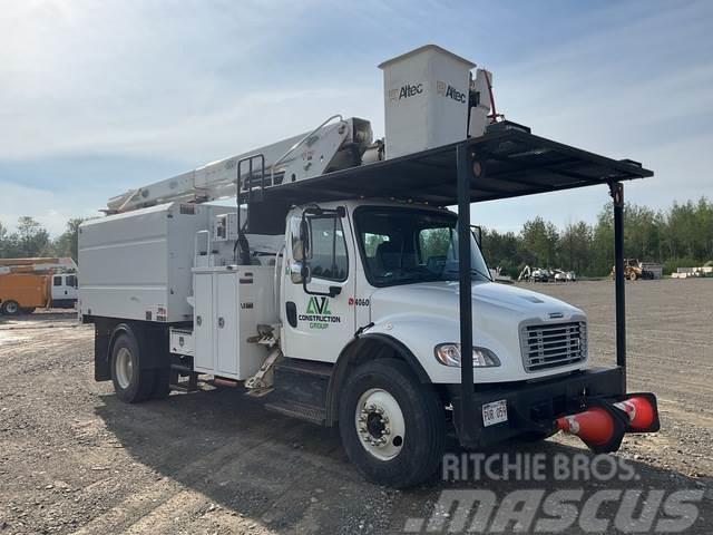 Freightliner  Plataformas sobre camión