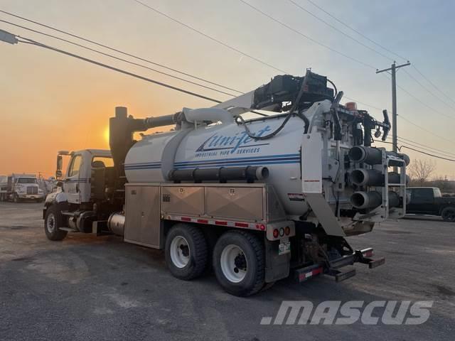 Freightliner 114SD Excavadoras sobre orugas