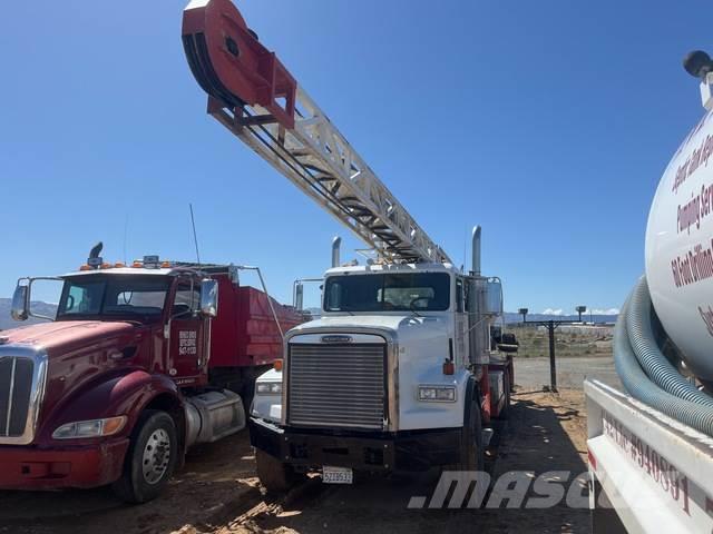 Freightliner FLD120 Camiones de perforación móvil