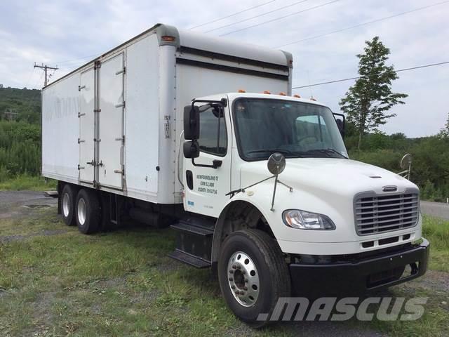 Freightliner M2106 Camiones con caja de remolque