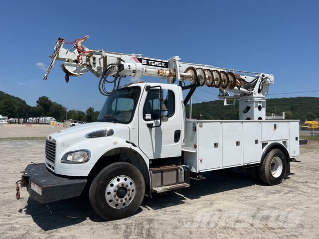 Freightliner M2106 Camiones de perforación móvil