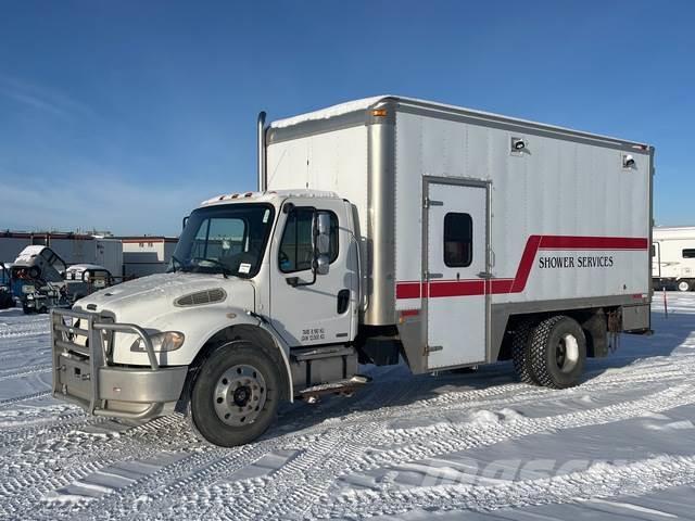 Freightliner M2106 Caja abierta/laterales abatibles