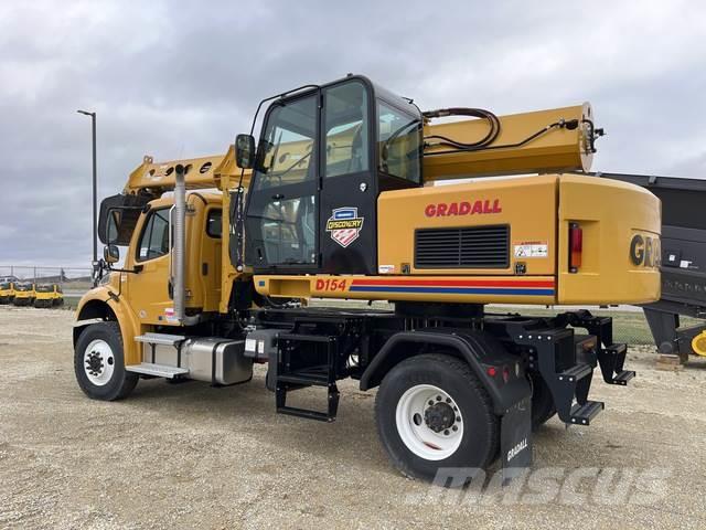 Freightliner M2106 Excavadoras de ruedas