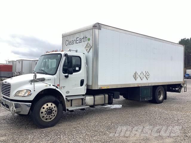 Freightliner M2106 Camiones con caja de remolque