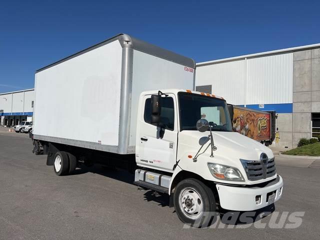 Hino 185 Camiones con caja de remolque