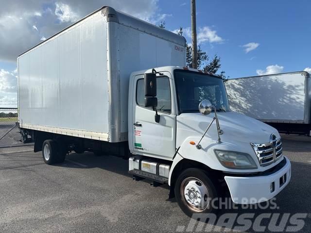 Hino 185 Camiones con caja de remolque