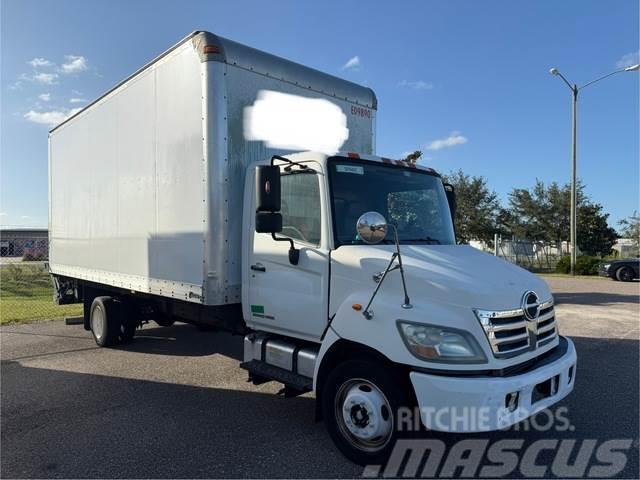 Hino 185 Camiones con caja de remolque