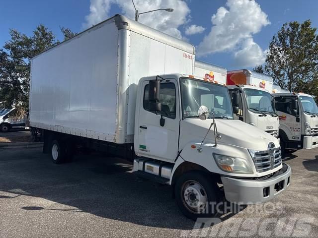 Hino 185 Camiones con caja de remolque