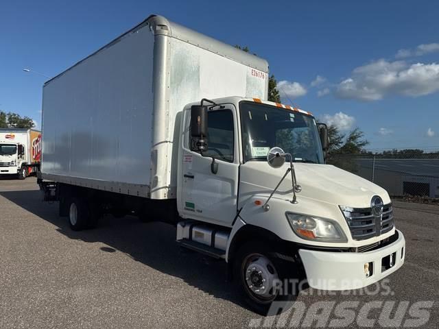 Hino 185 Camiones con caja de remolque