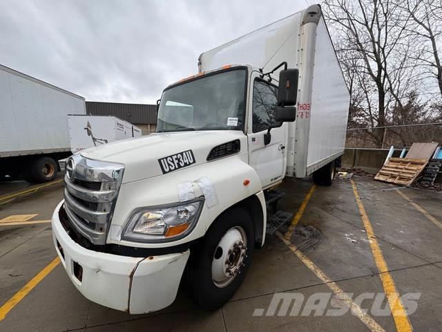 Hino 238 Camiones con caja de remolque