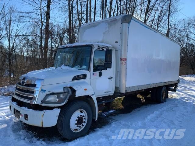 Hino 268 Camiones con caja de remolque