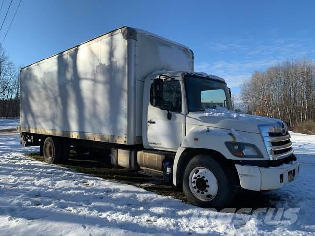 Hino 268 Camiones con caja de remolque