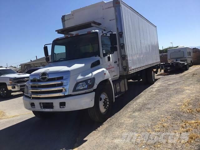 Hino 338 Camiones con caja de remolque