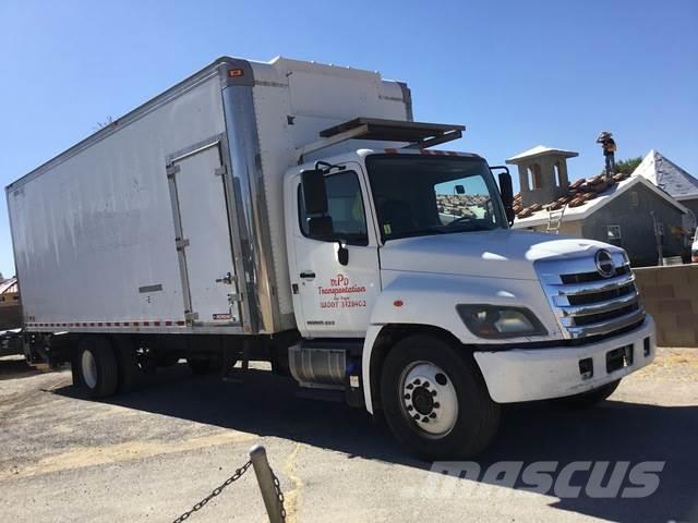 Hino 338 Camiones con caja de remolque