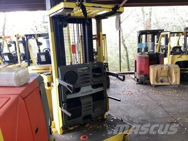 Hyster R30XM3 Montacargas recogepedidos de media altura