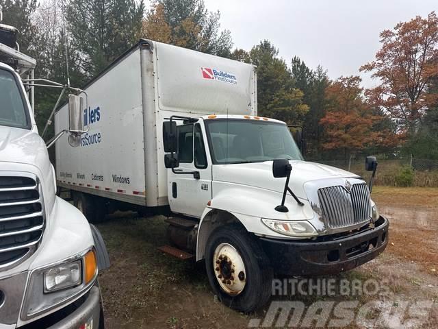 International 4000 Camiones con caja de remolque