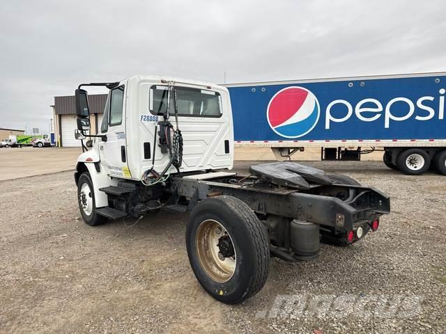 International 4300 Camiones tractor