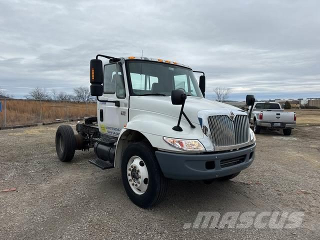 International 4300 Camiones tractor