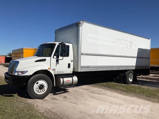 International 4300 Camiones con caja de remolque