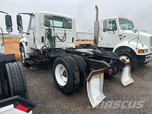 International 4400 Camiones tractor