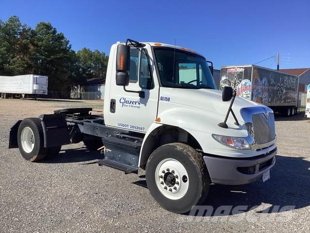 International 4400 Camiones tractor