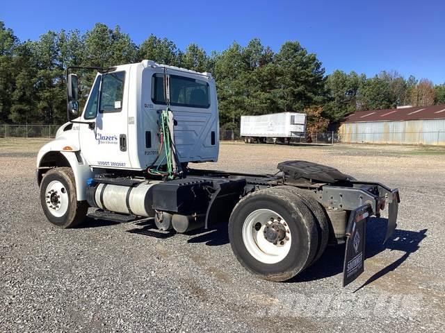 International 4400 Camiones tractor