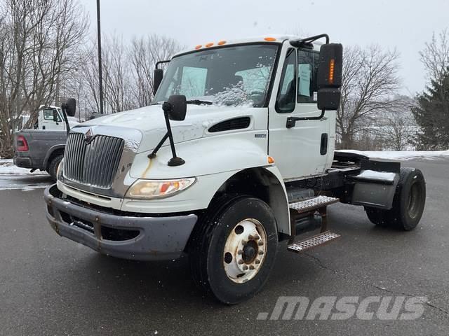 International 4400 Camiones tractor