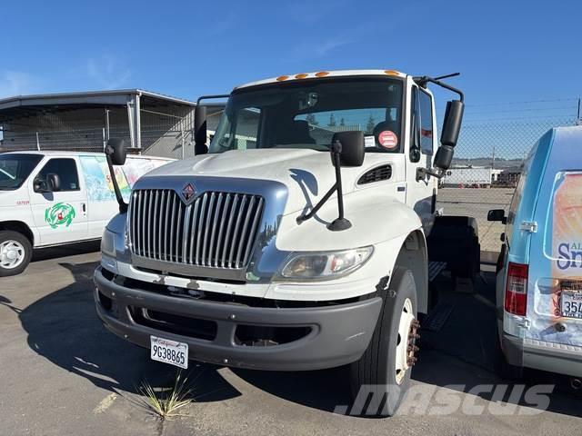 International 4400 Camiones tractor