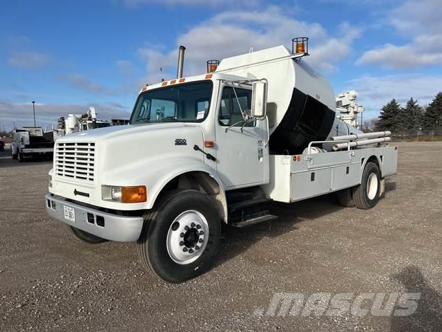 International 4700 Otros