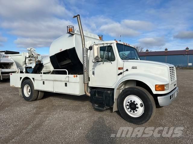 International 4700 Otros