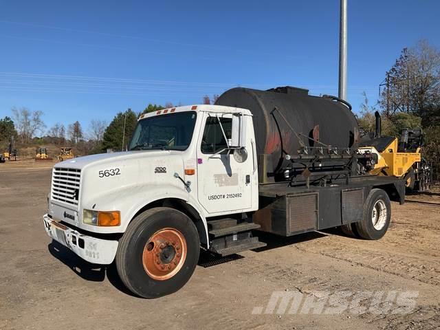 International 4700 Camiones de concreto