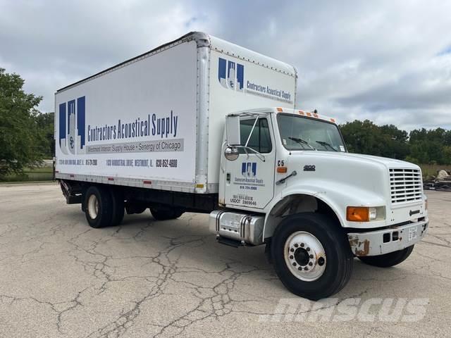 International 4900 Camiones con caja de remolque